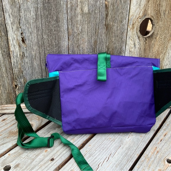 Roll top fanny pack - Picture 3 of 4